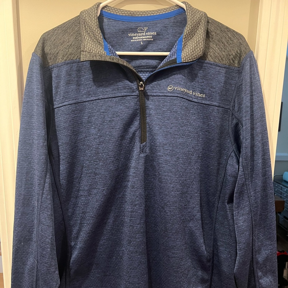 Vineyard Vines Men’s Performance (L) - image 1